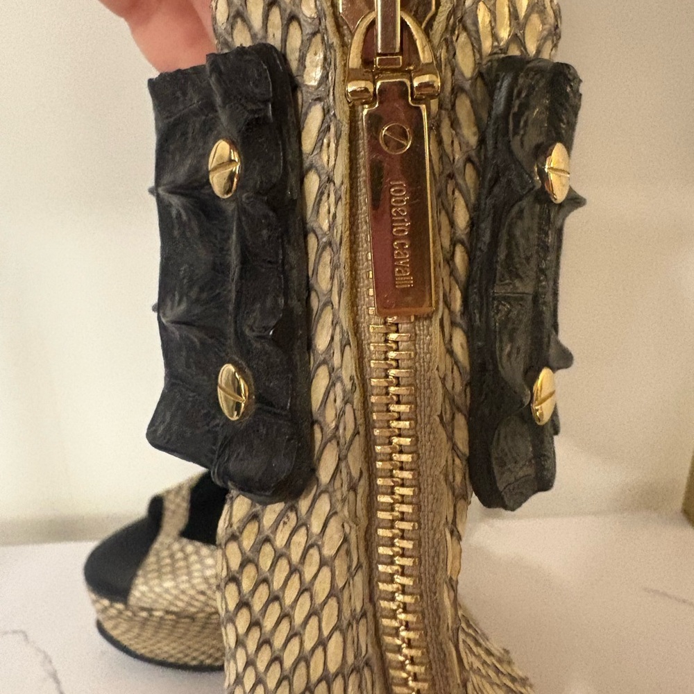 Roberto Cavalli Genuine Snakeskin Platform Heel with Croc Cuff - Picture 4 of 4